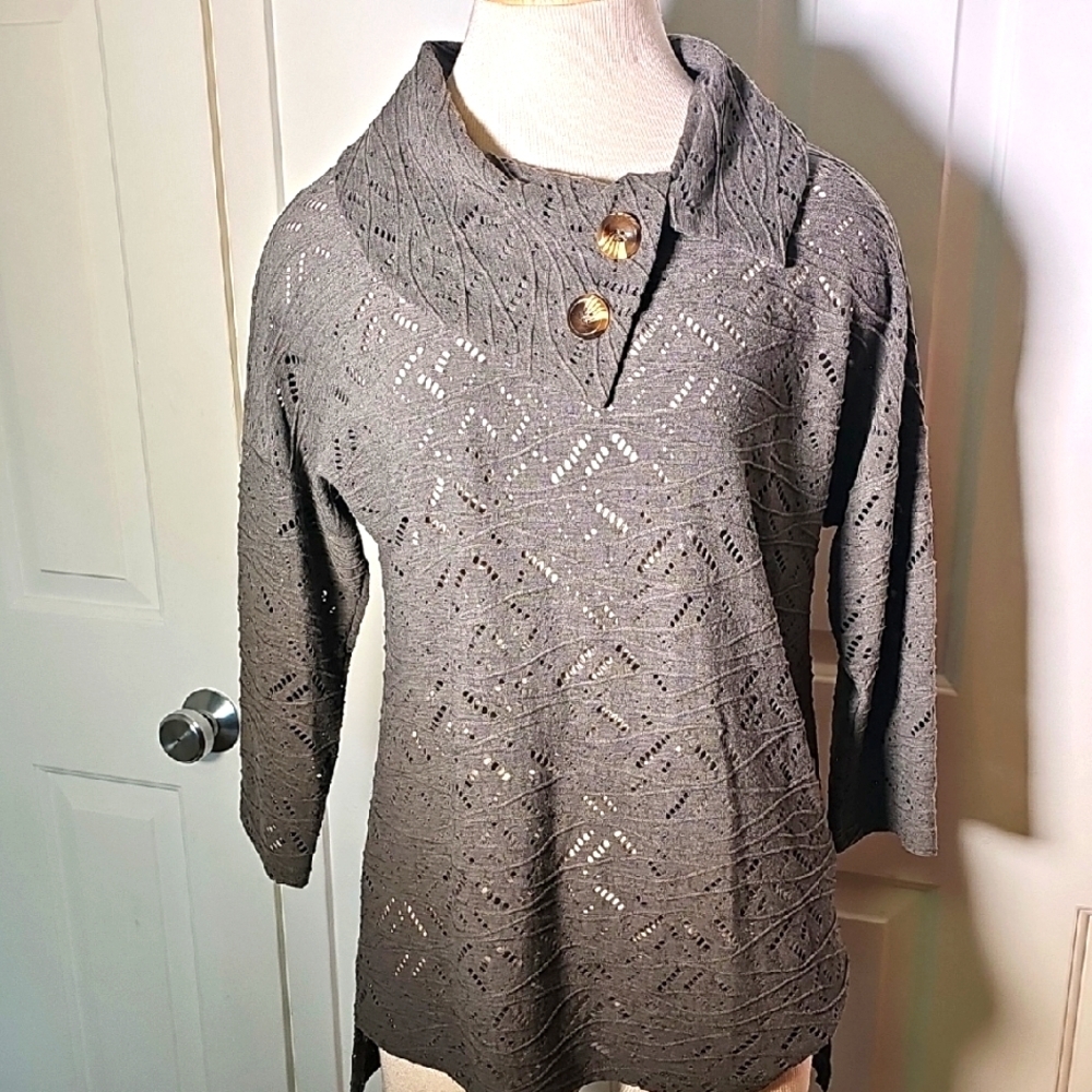 Joseph Ribkoff Gray Boxy Blouse with Buttoned Detail On‎ Cowl Neck. Size 4